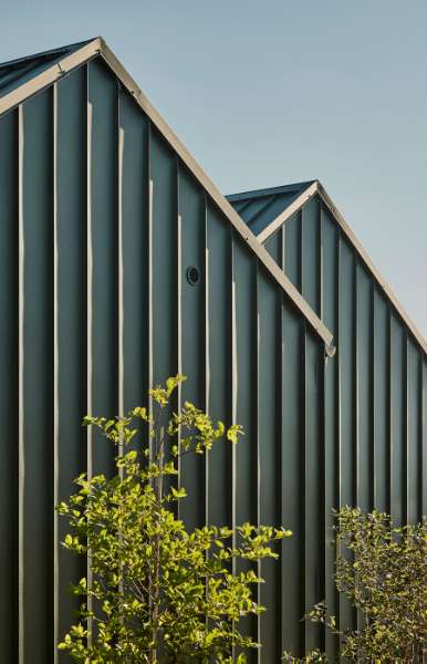 For KATTEN da, for et flot kolonihavehus beklædt med stålprofiler, Gladsaxe Møllevej 75, 2860 Søborg